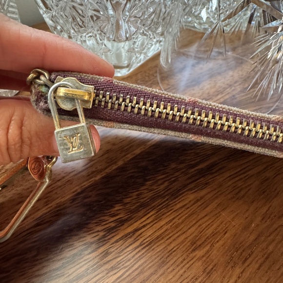 Louis Vuitton Key Wallet - Picture 6 of 6